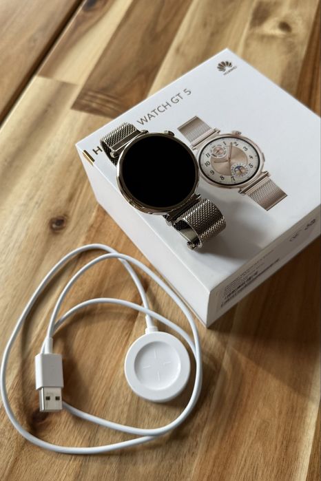 Huawei Watch GT5 Elegant – stan bardzo dobry, 1 rok, elegancki