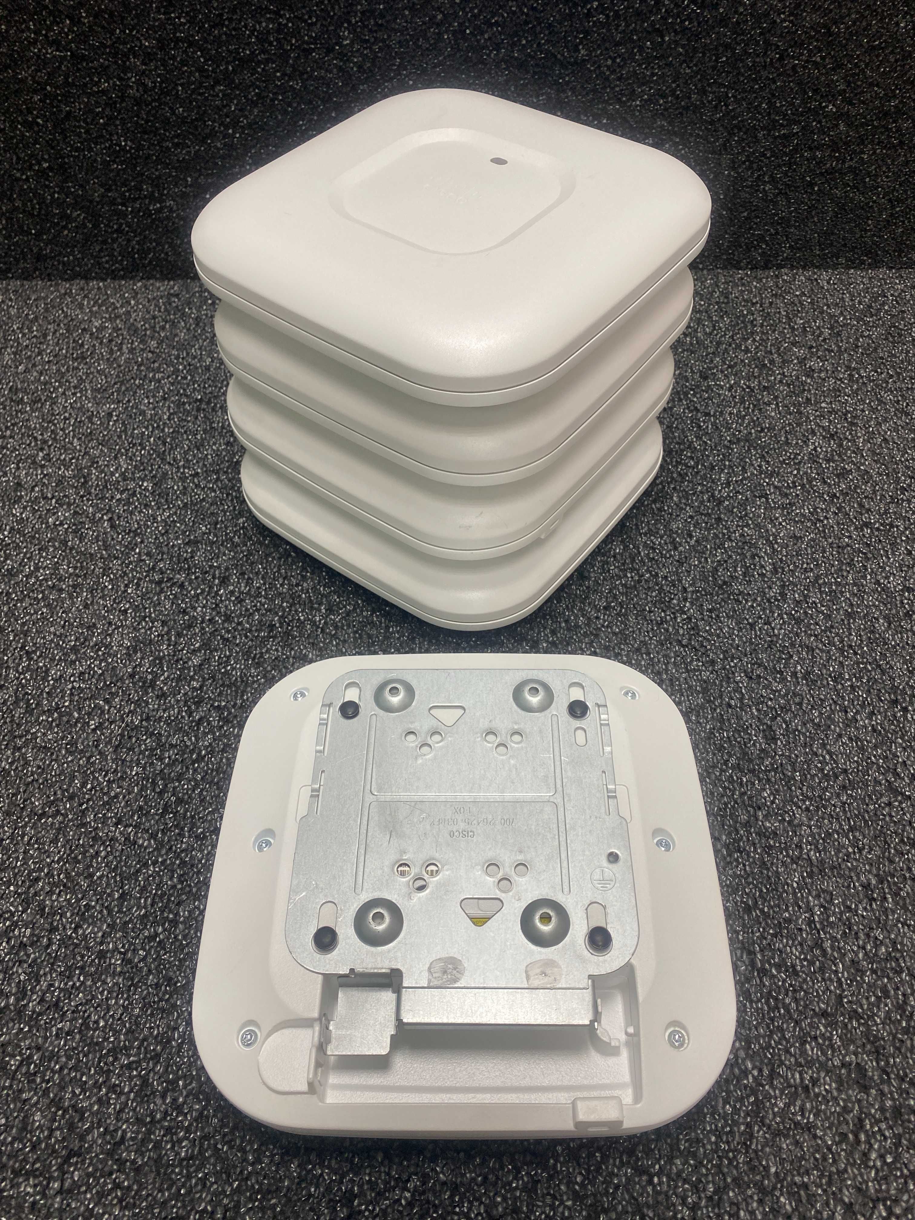 Точка доступу Cisco AIR-CAP2702I-E-K9