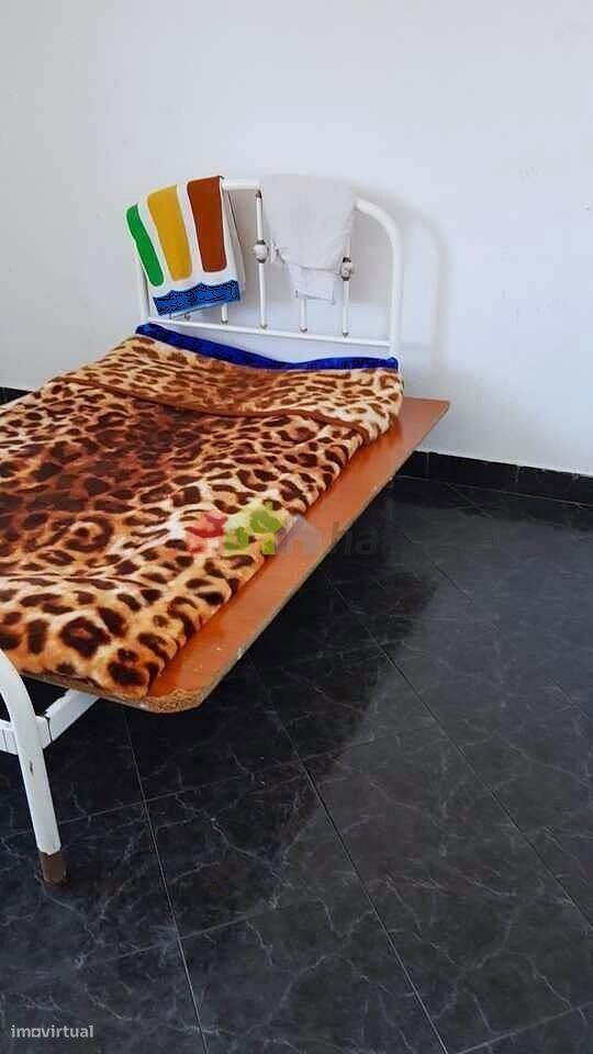 Apartamento T3 - OCUPADO indevidamente - Setúbal