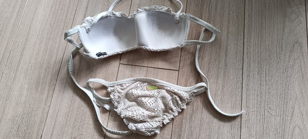 Biały koronkowy kostium kąpielowy Calzedonia XS