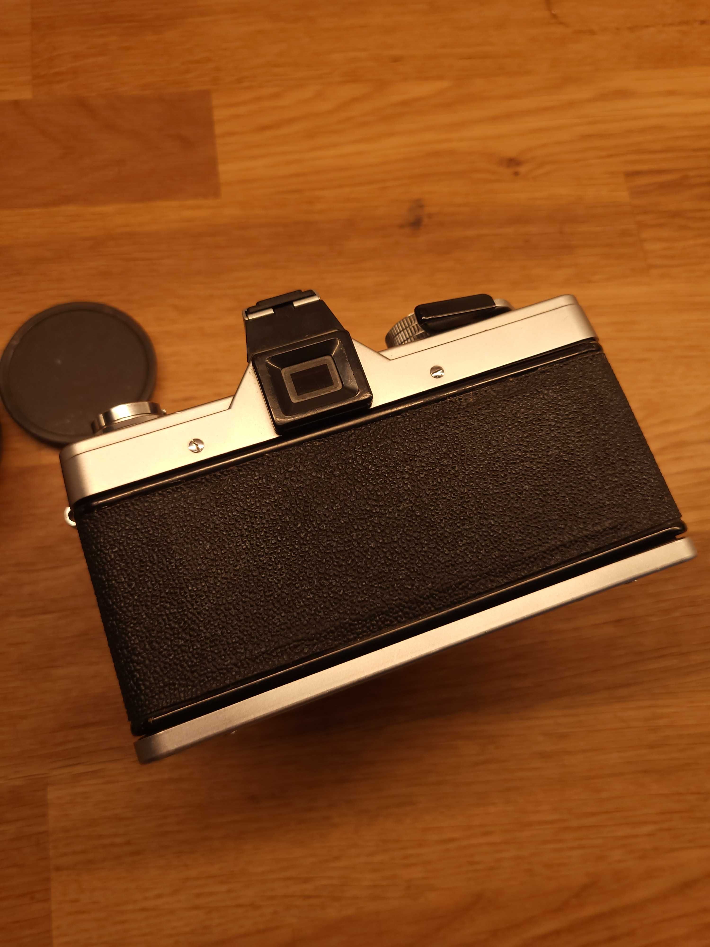 Lustrzanka analogowa Praktica L2 + Pentacon 1.8 + telekonwerter M42