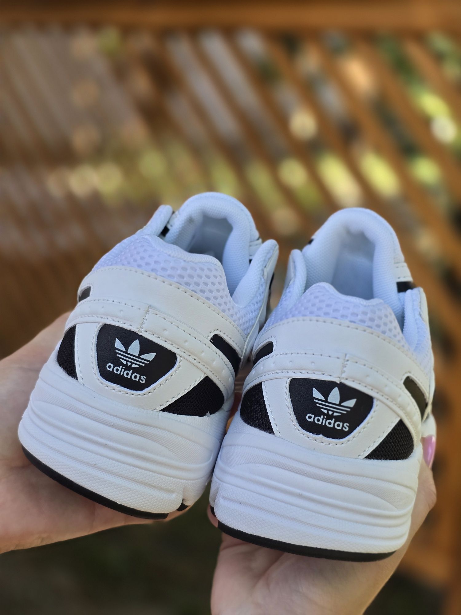 Жіночі кросівки Adidas Astril