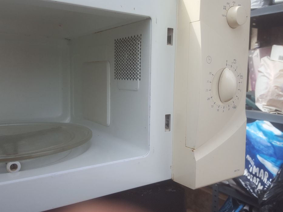 Microondas  Samsung  grande  a funcionar 100%