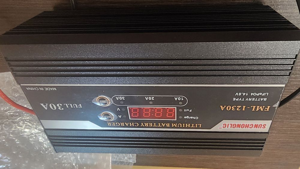 Lifepo4  зарядка ліфепо4 ліфер лифепо4 12в 30а 12v 20a 10a