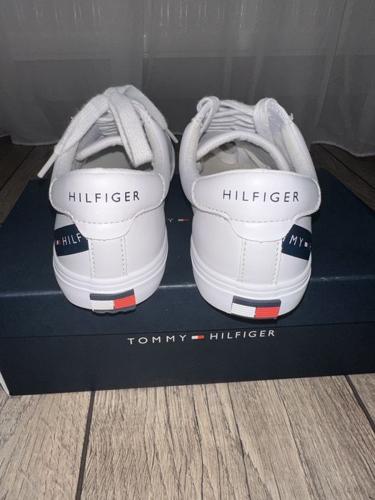 Женские белые кеды с логотипом Tommy Hilfiger
