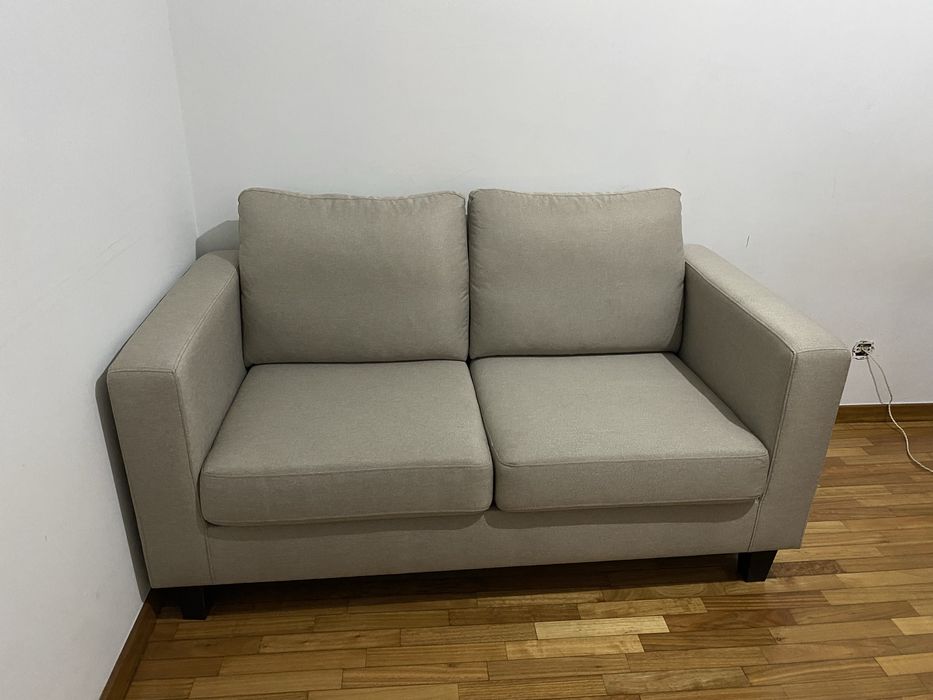 Sofa de dois lugares