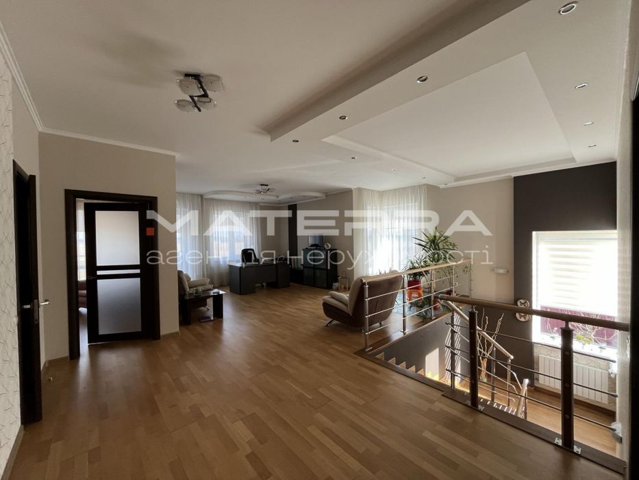 Продаж сучасного будинку в Забірʼє 1 лінія від лісу