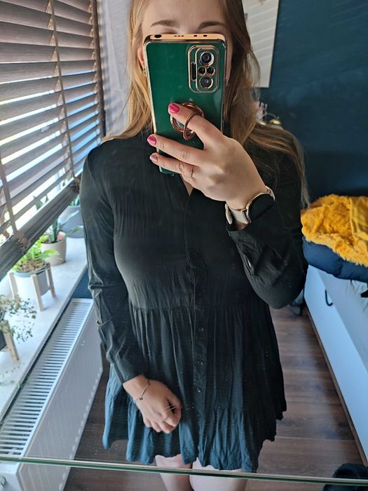 Mała czarna koszulowa