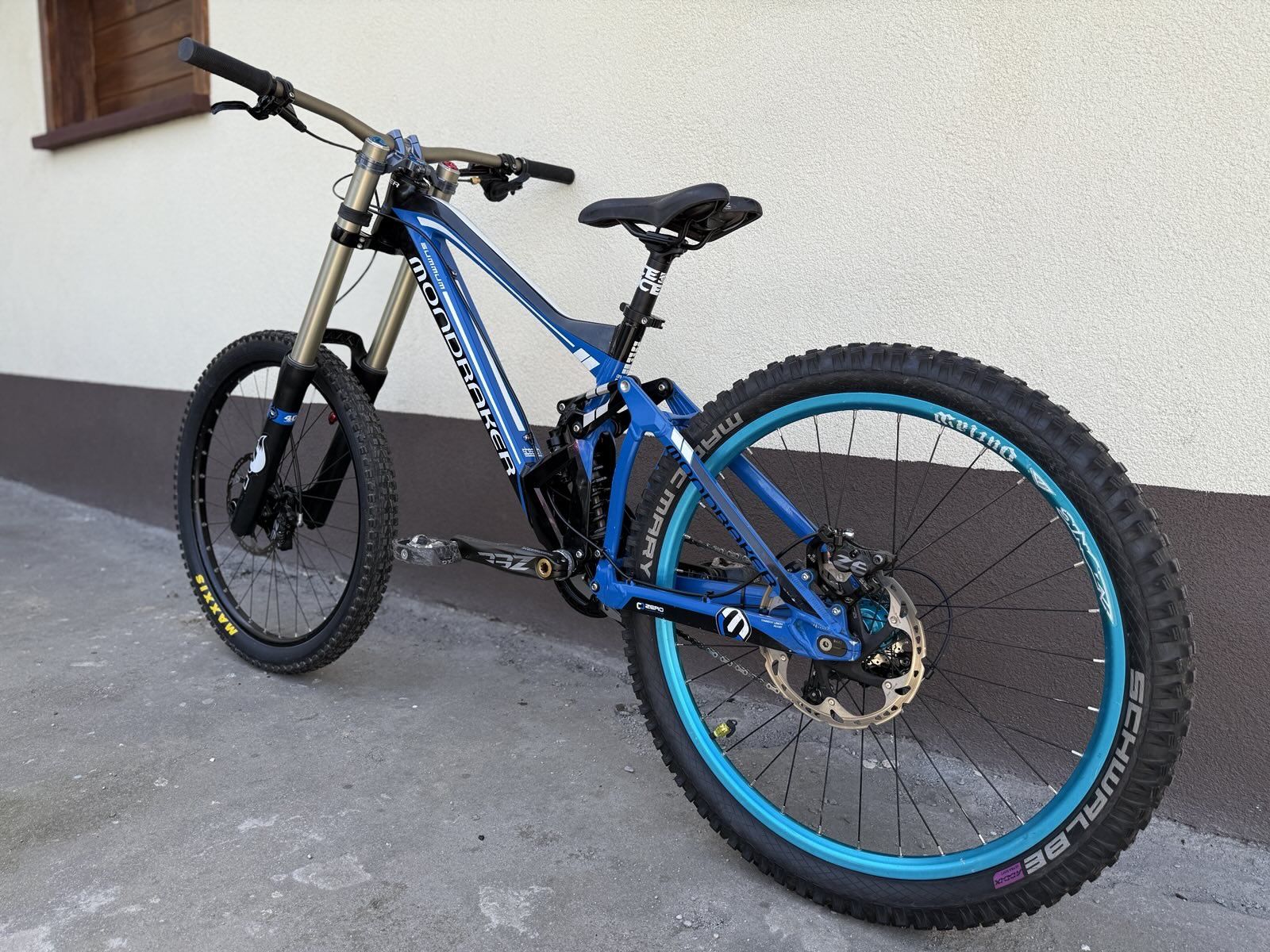 Mondraker Summum downhill