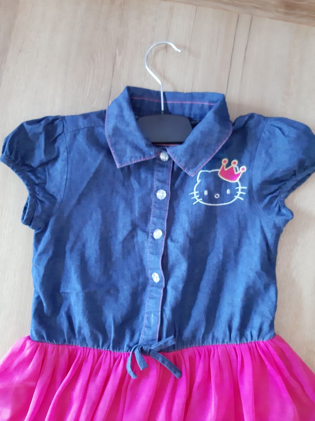 Sukienka Hello Kitty r. 134