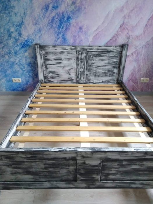 Rama łóżka drewnianego