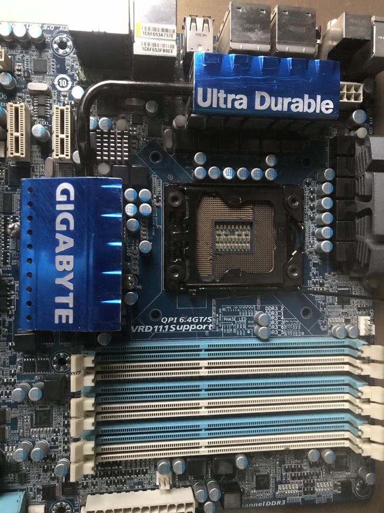 Gigabyte материнская плата + Intel core i7