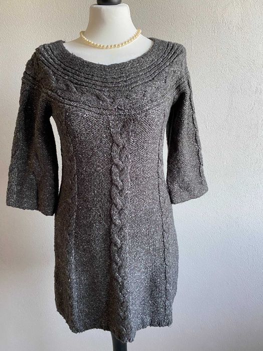 Grafitowy długi sweter damski tunika sweterkowa warkocze dekolt łódka