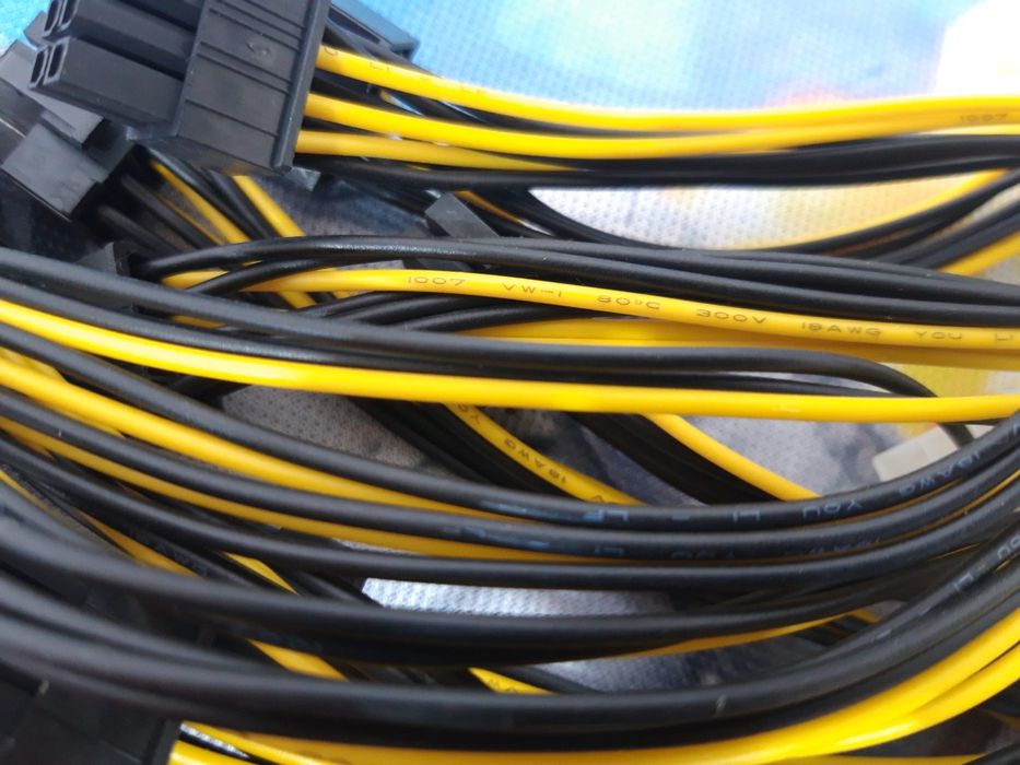 Перехідник живлення  відеокарти 2molex - 8pin/6pin/SATA-6pin