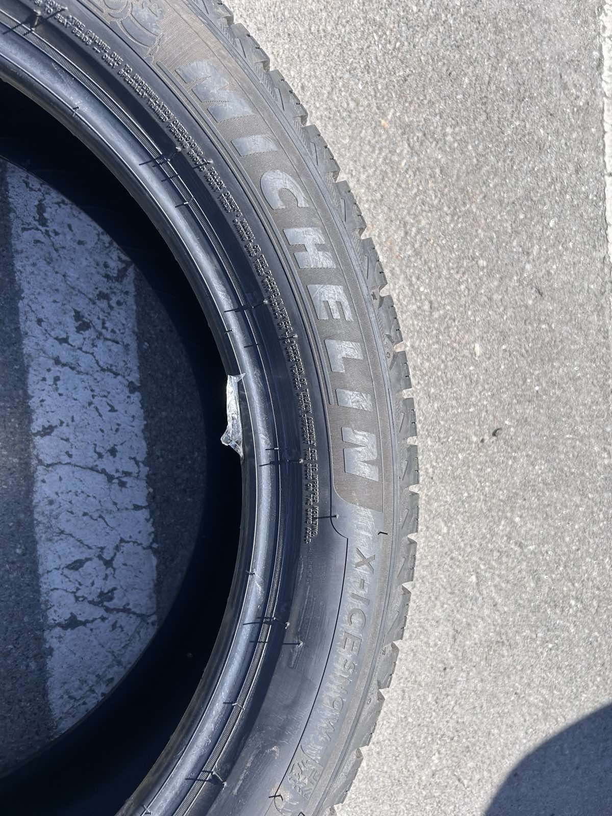 Зимова шина Michelin X-Ice Snow 235/50 R21 101H