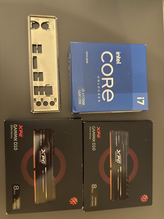 i7-11700k + Gigabyte Z590D + 32GB DDR4 3200 XPG