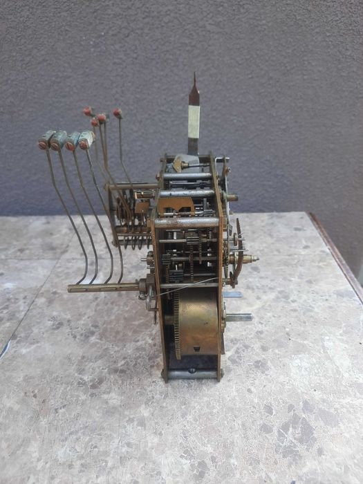 92 Mechanizm starego zegara ścienny kwadransowy