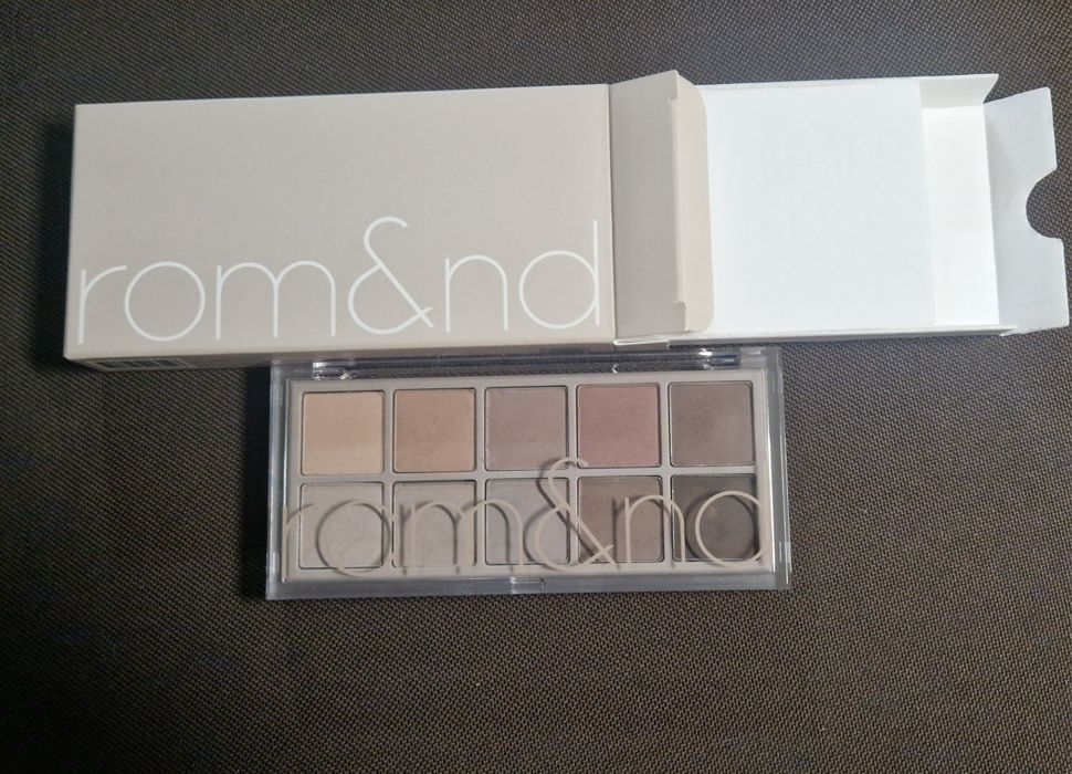 rom&nd – Dusty Fog Garden palette