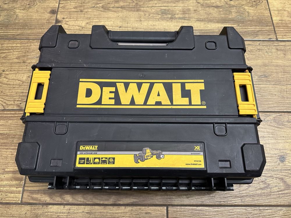 Skrzynka walizka transportowa TSTak DeWalt na piłę szablastą DCS369