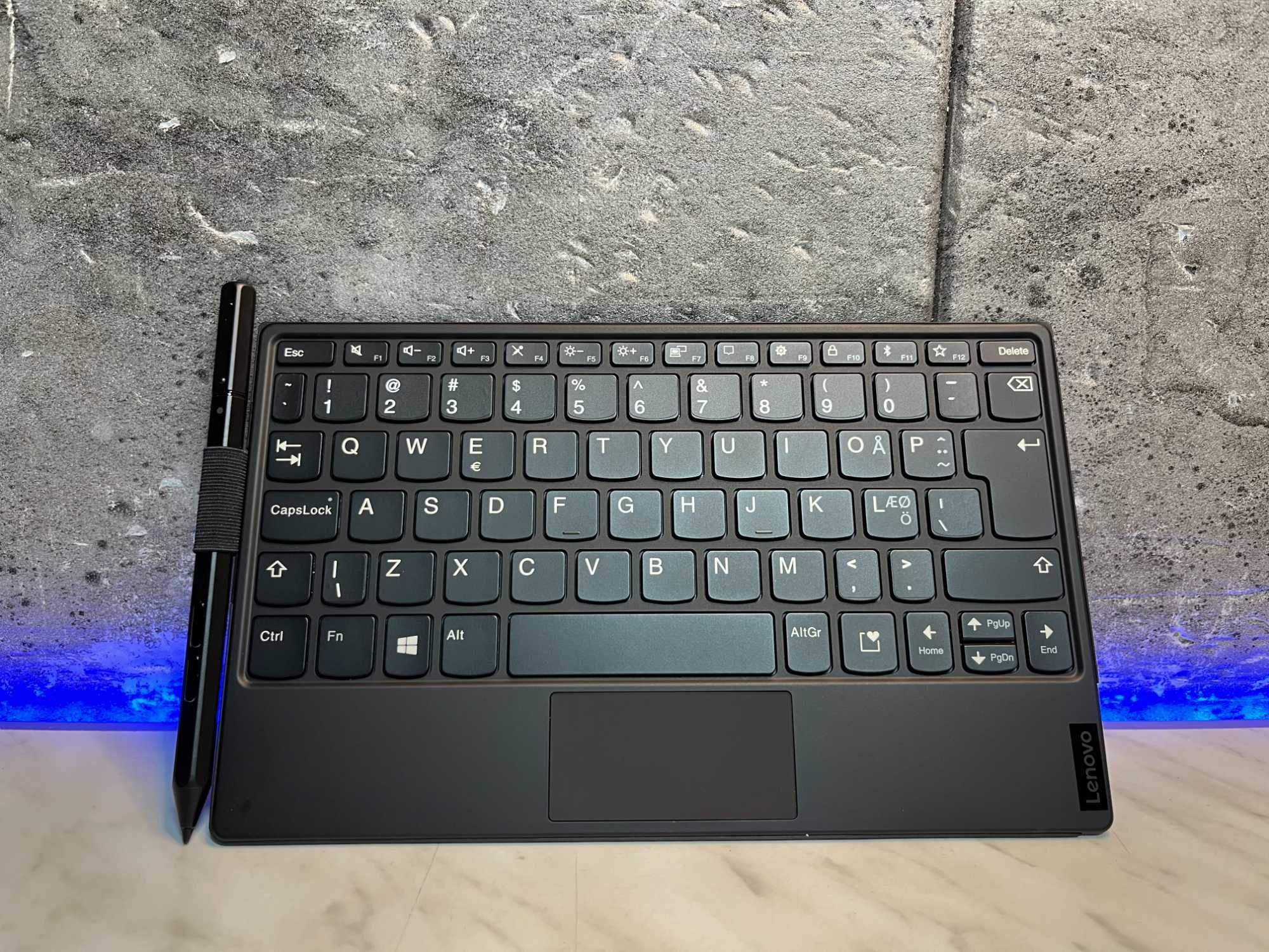Lenovo Thinkpad X1 Fold 13,3 " Intel Core i5 8 GB / 256 GB czarny