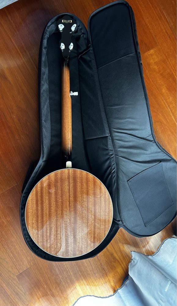 Banjo Ibanez B200