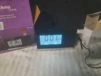 Zegar elektroniczny z wyświetlaczem rzutnikiem