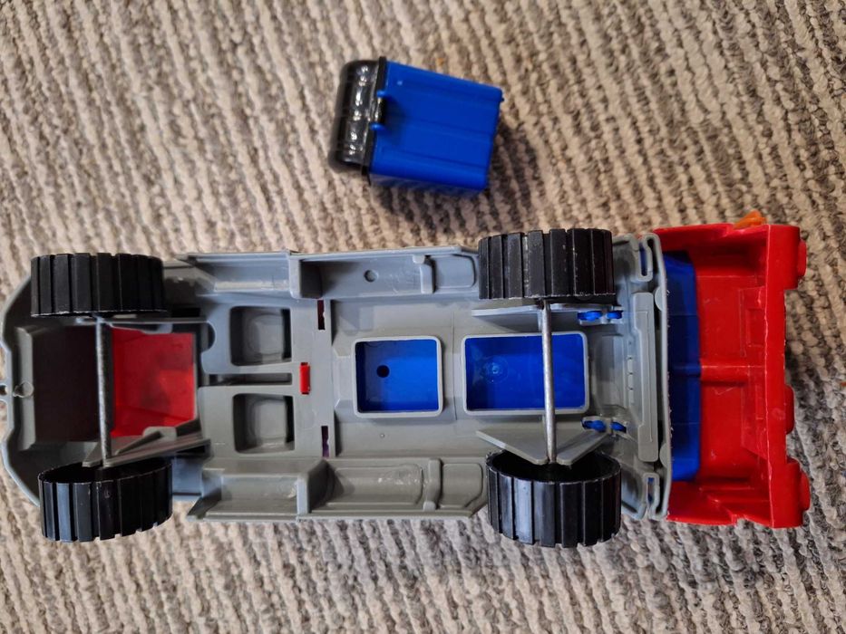 Іграшка машина "Сміттевоз".