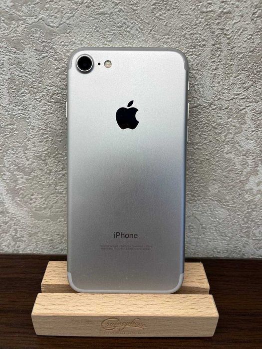 Apple iPhone 7 | 32 GB | R-SIM | АКБ 75 %