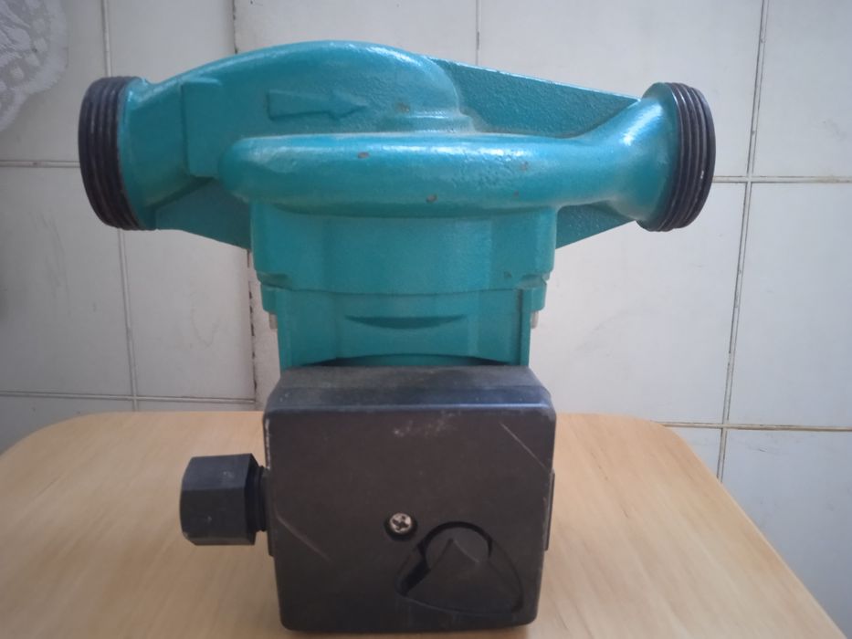 Продам водяний насос спрут в доброму стані.