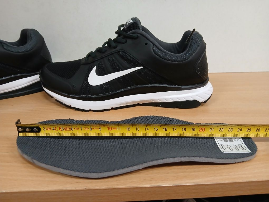 Кросівки 40-39 р 25,5 см Nike  Dart ХІІ Оригінал
