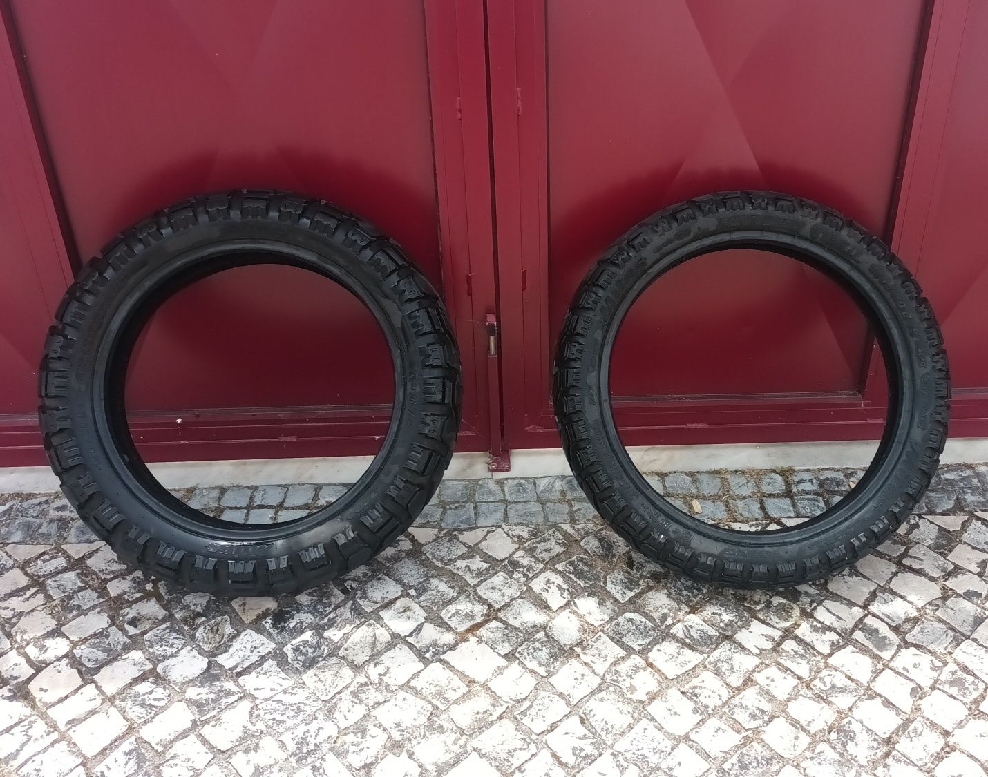Vendo Pneus MITAS enduro trail 110/80/19 e 150/70/17.