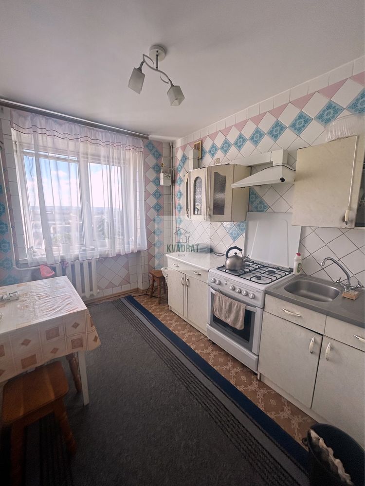 Продам 4-х кімнатну квартиру, мікрор-н Жовтневий (р-н Сільпо)
