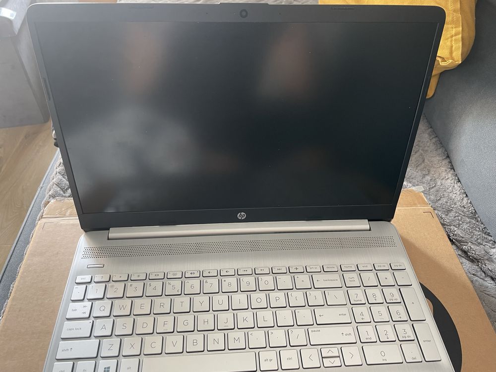 Laptop HP 15,6 cala DW1001NW