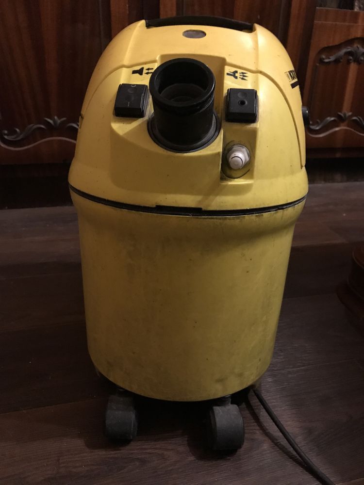 Моющий пылесос Karcher SE3001