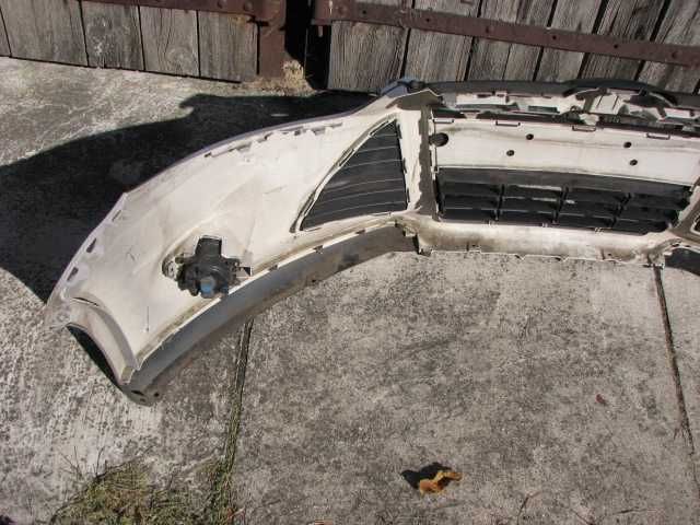 Zderzak przód przedni Focus mk3 kompletny 10-14