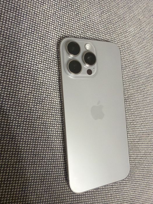 Iphone 16 pro max como novo