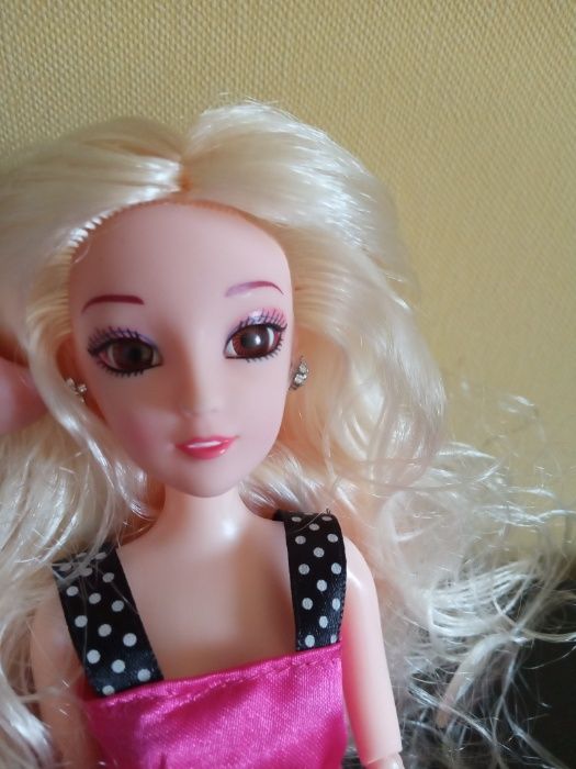 Новая шарнирная кукла типа Барби с живыми 3D глазами
