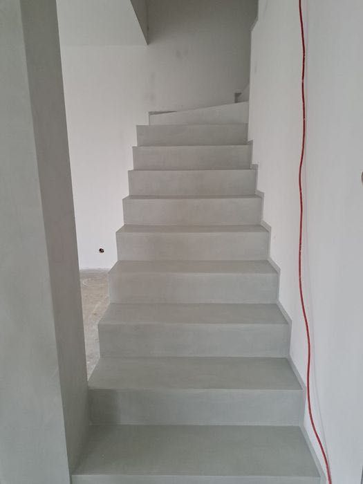 Mikrocement, posadzki, ściany, schody, łazienki z mikrocementu, montaż