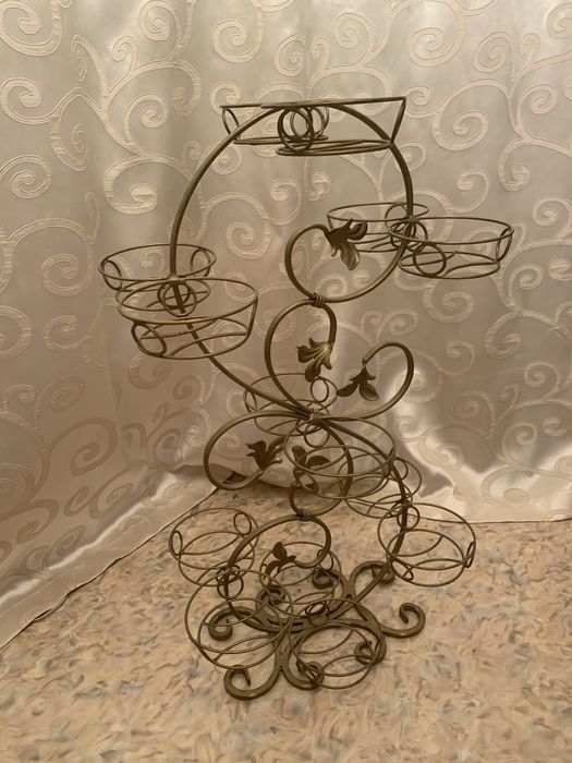 Кованная полка для цветов