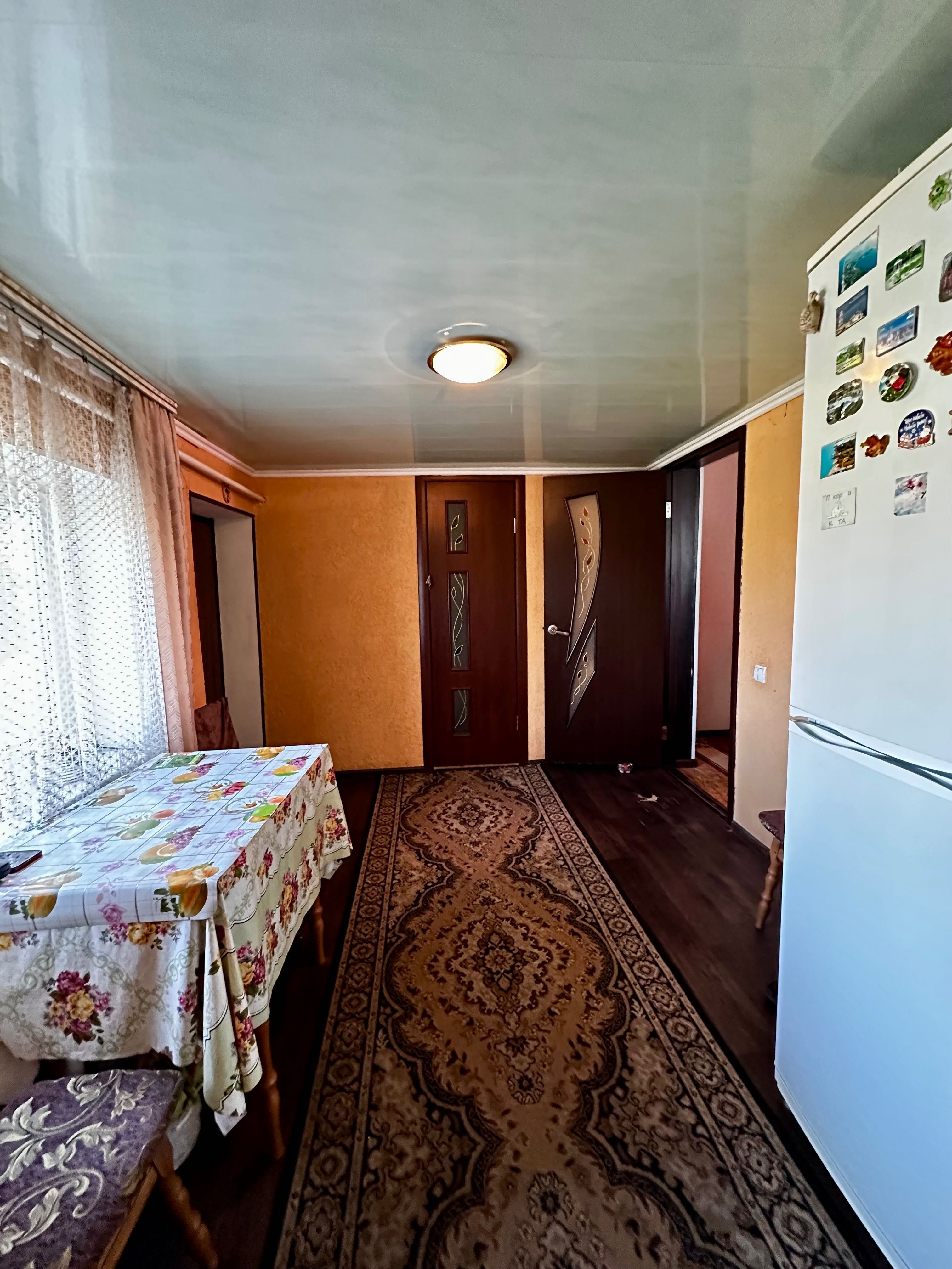 2 будинки на одному подвірʼї  / Гребінки