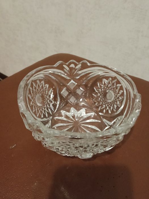 Продам хрустальные вазочки