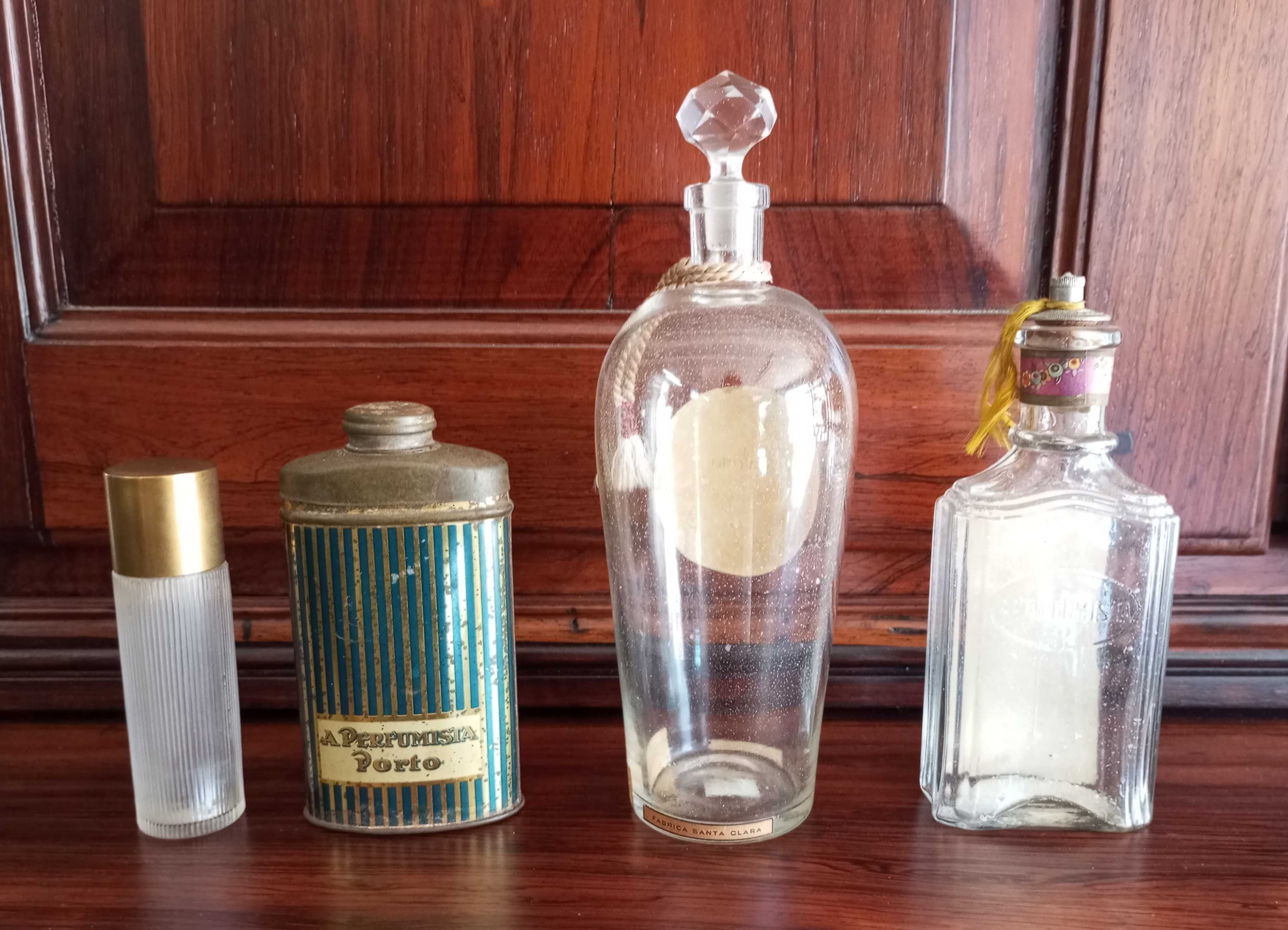 Antigos frascos de cosmética A Perfumista Porto Fabrica Santa Clara