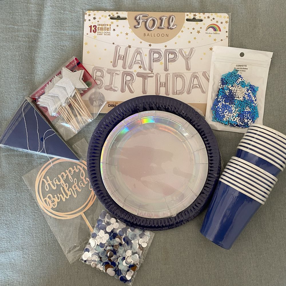 Diversos kits de festa (dourado, preto&branco, iridescente, craft, etc