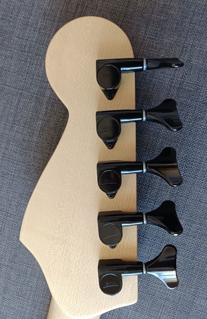 Baixo Esh Notorious 5 Strings Jazz Bass