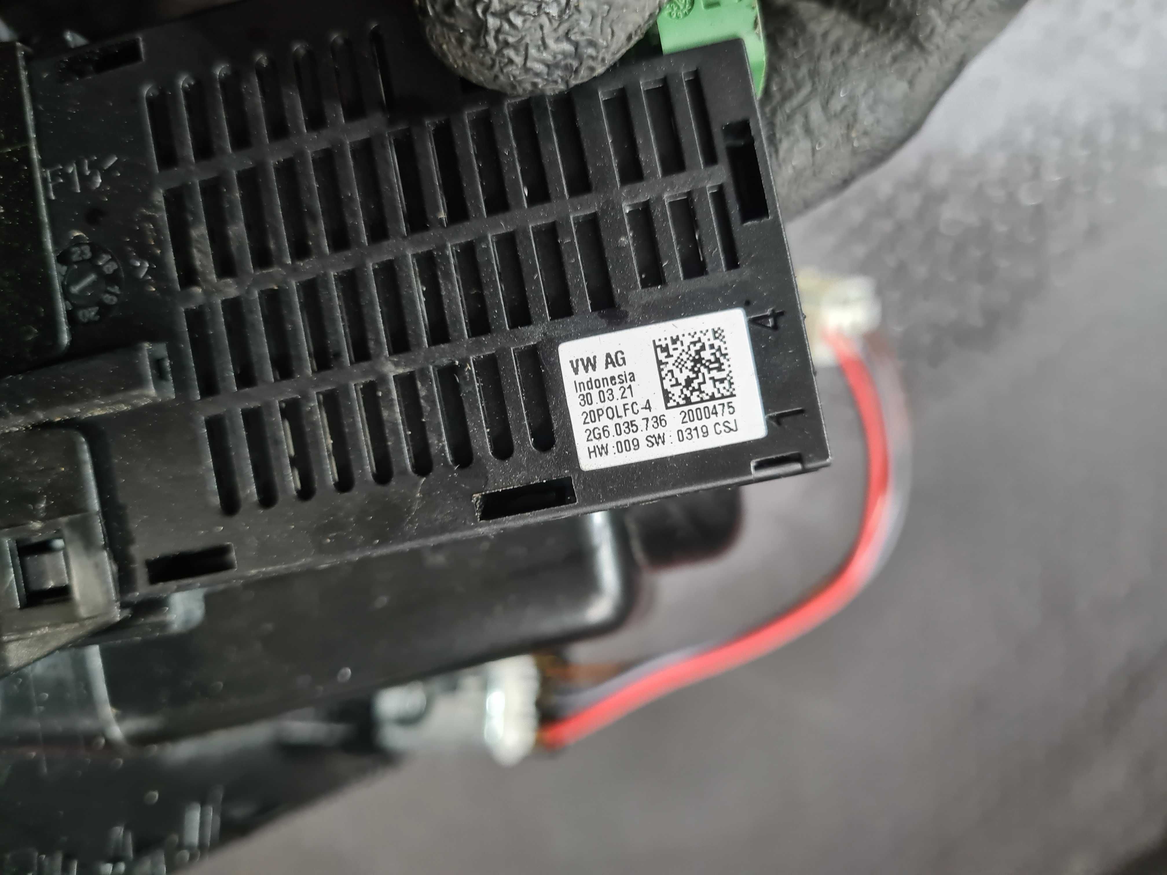 VW Transporter T6.1 2.0 21r gniazdo port USB T6