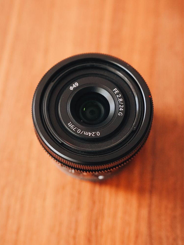 Lente Sony 24mm F2.8