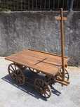 Carroça antiga em madeira