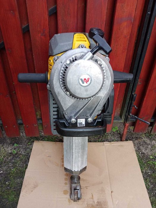 Młot  Spalinowy  WACKER  NEUSON  bh 65
