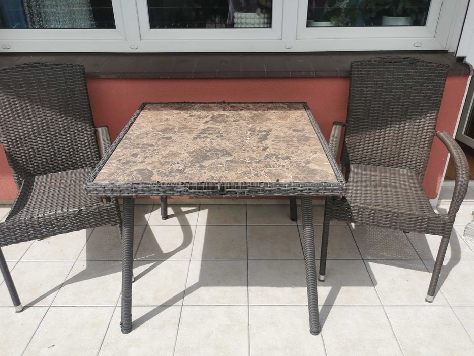 Komplet mebli na balkon taras stół 85 x 85 z 2 krzesłami techno rattan