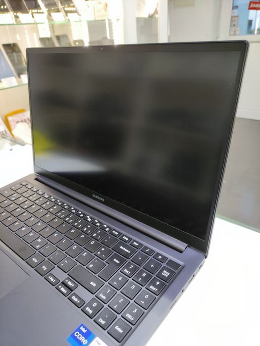 Laptop Samsung Galaxy Book 3 Intel core i7, 512GB